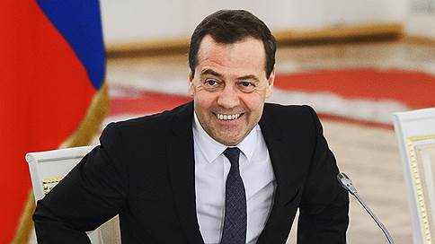 Медведев поручил проработать меры поддержки попавших под санкции США компаний