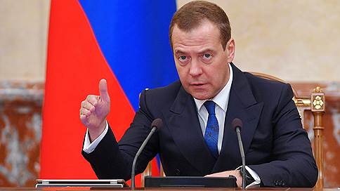 Медведев намерен доложить Госдуме об «абсолютно стабильной» ситуации в экономике