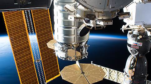 «Роскосмос» пока не комментирует информацию о повреждении «Союза» космонавтами NASA