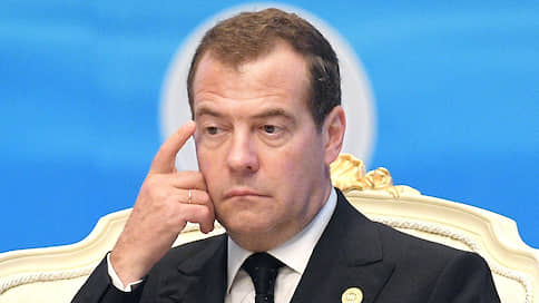 Медведев призвал не воспринимать буквально идею четерехдневной рабочей недели