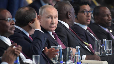 Путин пообещал президенту ЦАР помочь в стабилизации ситуации в стране