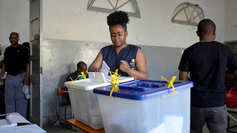 Действующий президент Мозамбика побеждает на выборах