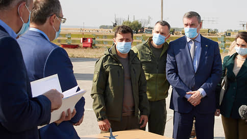 Зеленский объявил на Украине 26 сентября днем траура из-за авиакатастрофы