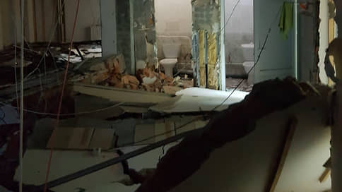 В Элисте при обрушении стены торгового центра погиб рабочий
