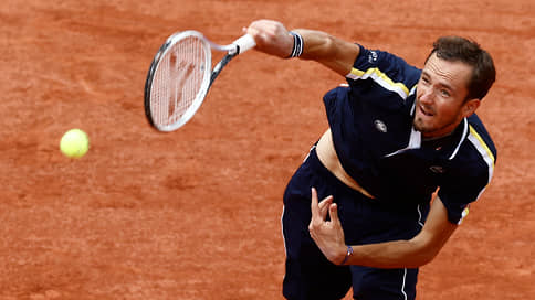 Медведев вышел в четвертый круг Roland Garros