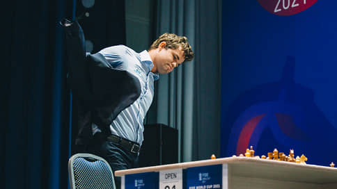Дуда обыграл Карлсена в полуфинале Кубка мира по шахматам