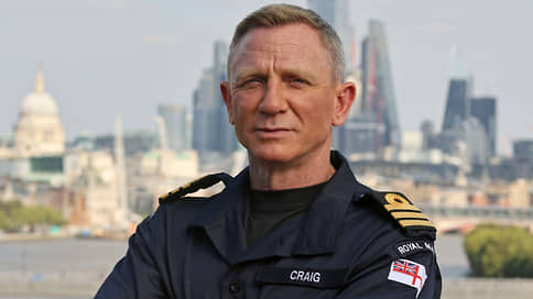 Актер Дэниэл Крейг стал почетным коммандером британского флота