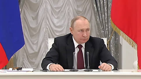Путин подписал закон о наказании до 15 лет колонии за фейки о действиях ВС России