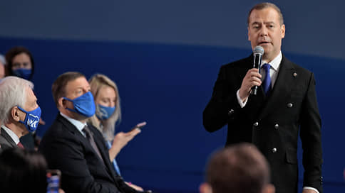 Медведев заявил, что Россия не будет экспортировать продовольствие в ущерб внутреннему рынку