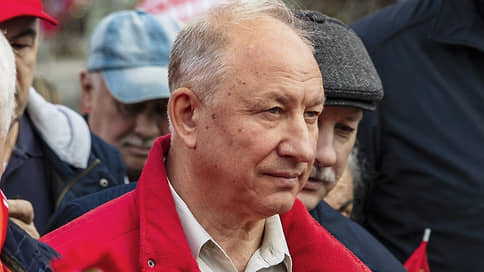 Рашкин через суд требует от саратовских властей принять купленную им лосиху