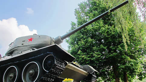 Советские военные памятники в Нарве перейдут на баланс Эстонии