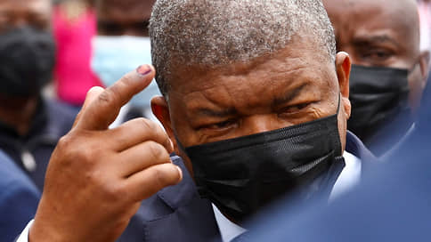 Действующего президента Анголы избрали на второй срок