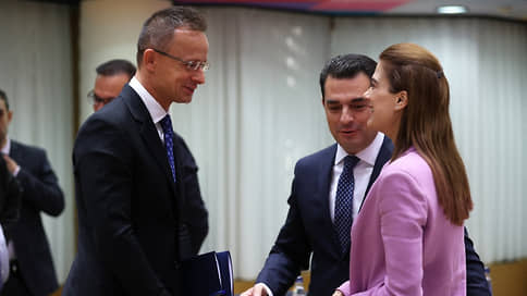 Глава МИД Венгрии усомнился в пользе от сохранения санкций против России