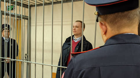 Американца приговорили к 4,5 года колонии за нападение на полицейского в Воронеже
