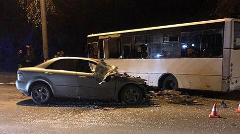 Автобус не пропустил нарушителя // В ДТП в Свердловской области пострадали 16 человек