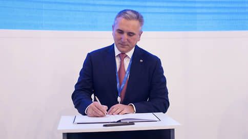 Александр Моор повторил прямую линию // Губернатор Тюменской области подвел итоги 2021 года