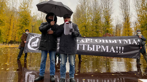 «Кто не помнит историю, тот ее потеряет» // Татарские активисты почтили память защитников Казани