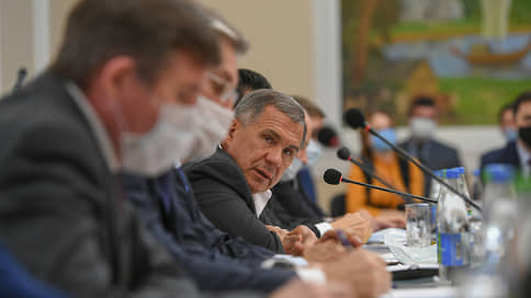 На чиновников надевают маски // Для госслужащих в Татарстане вернули ограничения из-за COVID-19