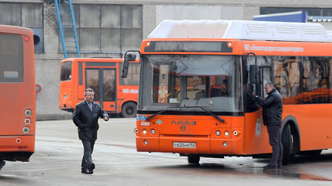 За рулем остались стойкие // Нехватка водителей НПАТ позволяет использовать только 75% городских автобусов