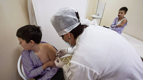 «Спутник» пришел в школу // В Сибири начинается вакцинация подростков от коронавируса