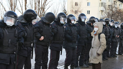 Воскресный ход // В Самаре прошла вторая несогласованная акция сторонников Алексея Навального