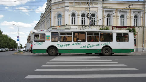 Пенза выбирается из контактной сети // Жители недовольны планами городской администрации ликвидировать троллейбусы