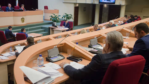 Облдуме сокращают списки // Внесено предложение изменить структуру законодательного собрания Саратовской области