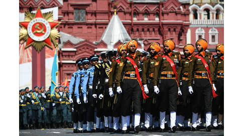 Россия и Индия маршируют в ногу // Военное сотрудничество остается одним из основных элементов партнерства двух стран